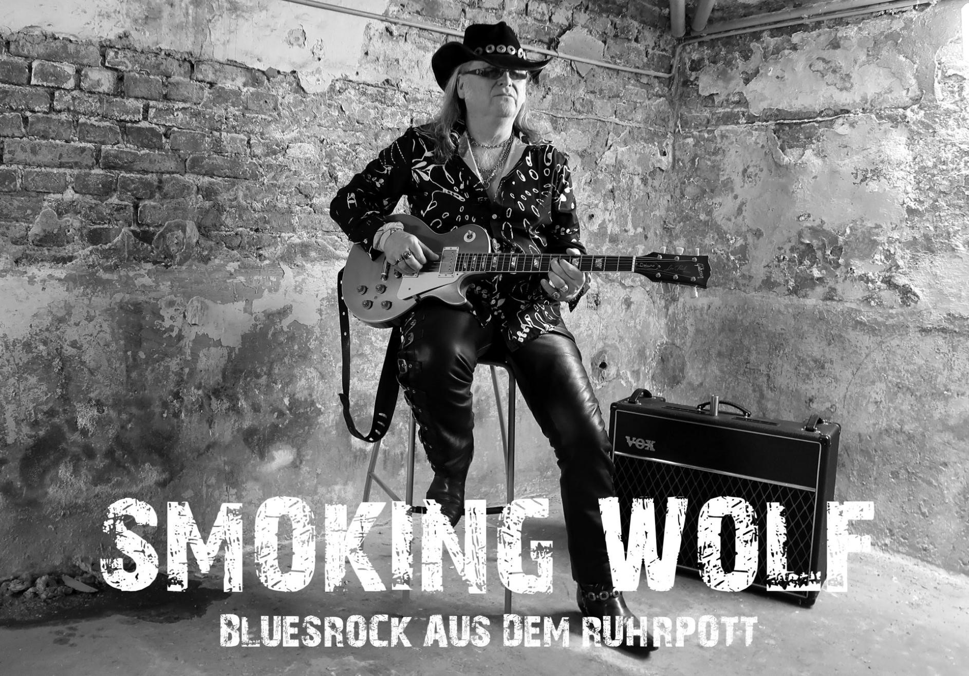 Smoking Wolf Photo Vox